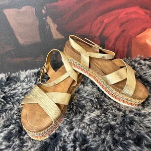 Elegant Women's Sandals with Gold Straps